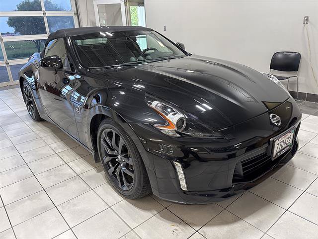 Used 2018 Nissan 370Z Touring RWD image 5