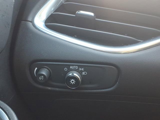 Used 2020 Chevrolet Malibu LT image 19