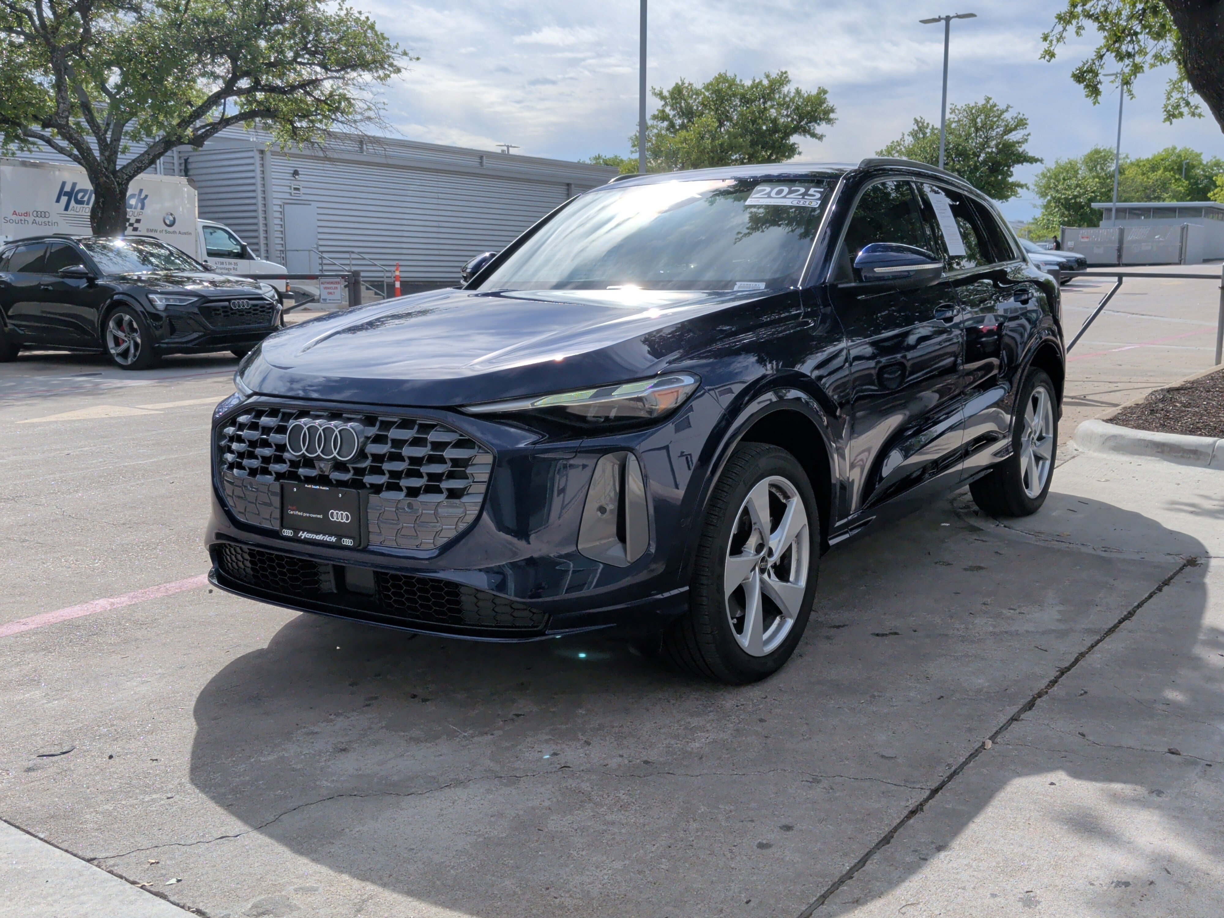 Used 2025 Audi Q5 Premium w/ Convenience Package image 5
