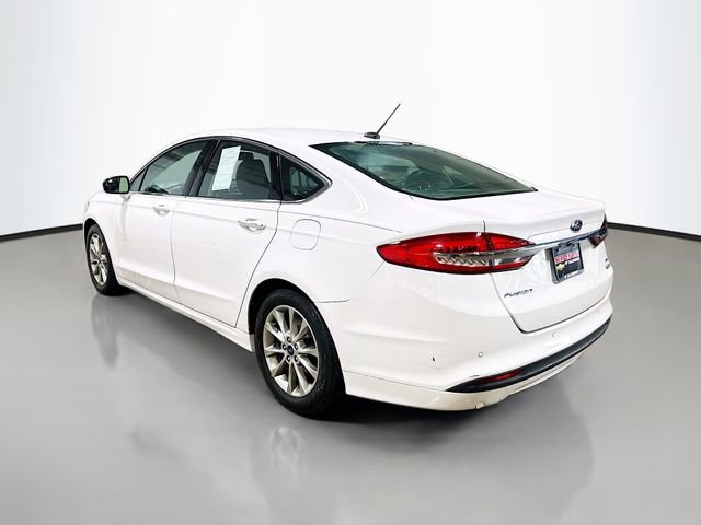 Used 2017 Ford Fusion SE w/ Fusion SE Technology Package FWD image 7
