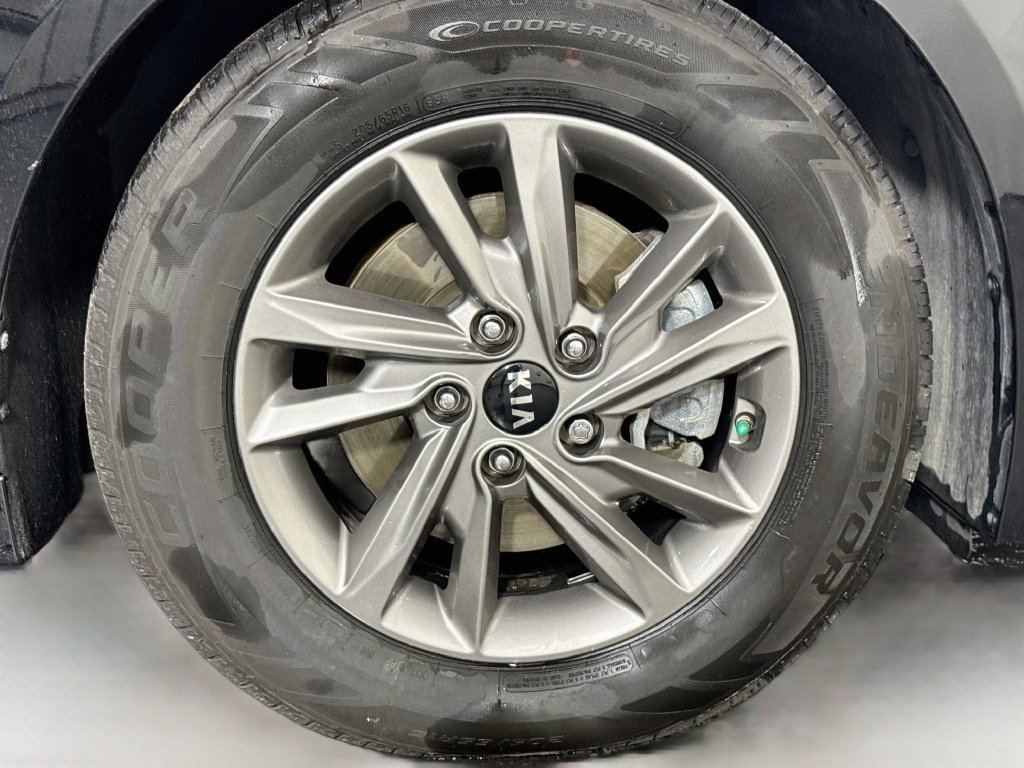 Used 2020 Kia Optima LX FWD image 30