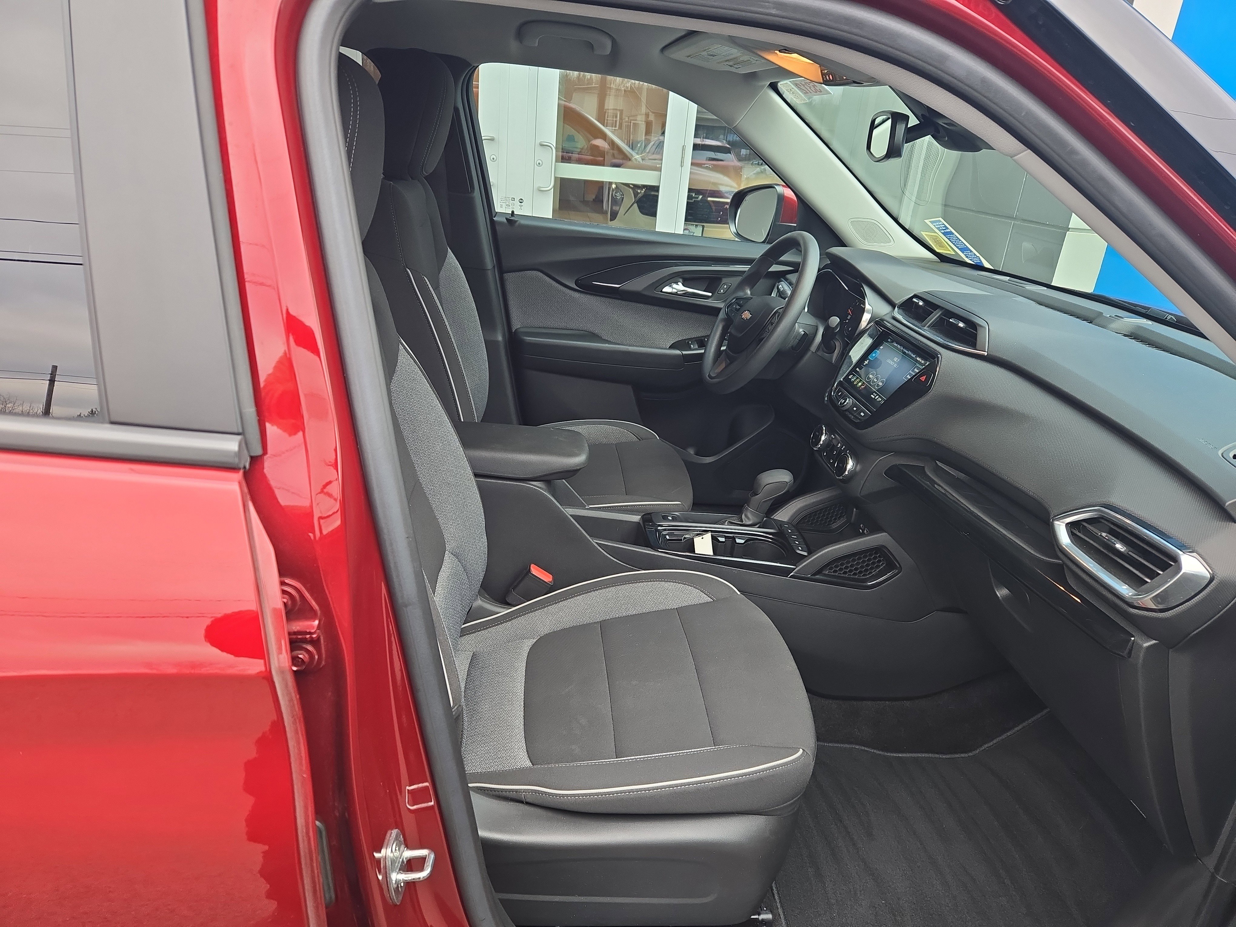 Certified 2023 Chevrolet TrailBlazer LT w/ Convenience Package image 18