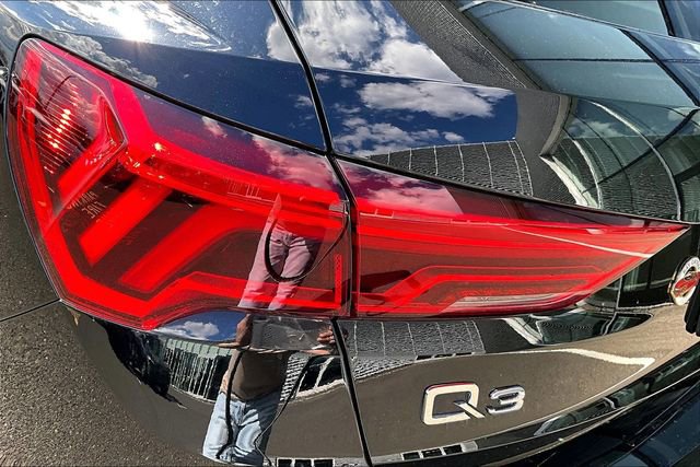 Used 2025 Audi Q3 2.0T Premium w/ Convenience Package image 23
