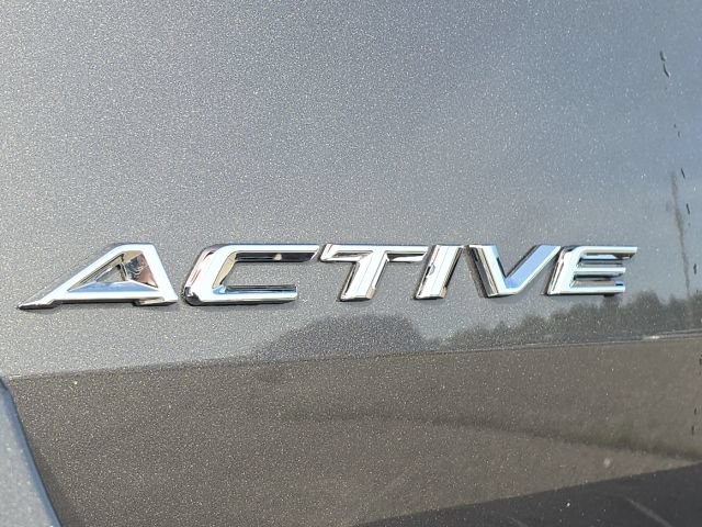 Used 2025 Ford Explorer Active w/ Active Comfort Package RWD image 9