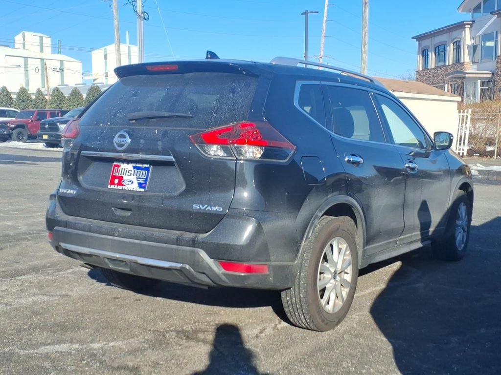 Used 2018 Nissan Rogue SV image 9