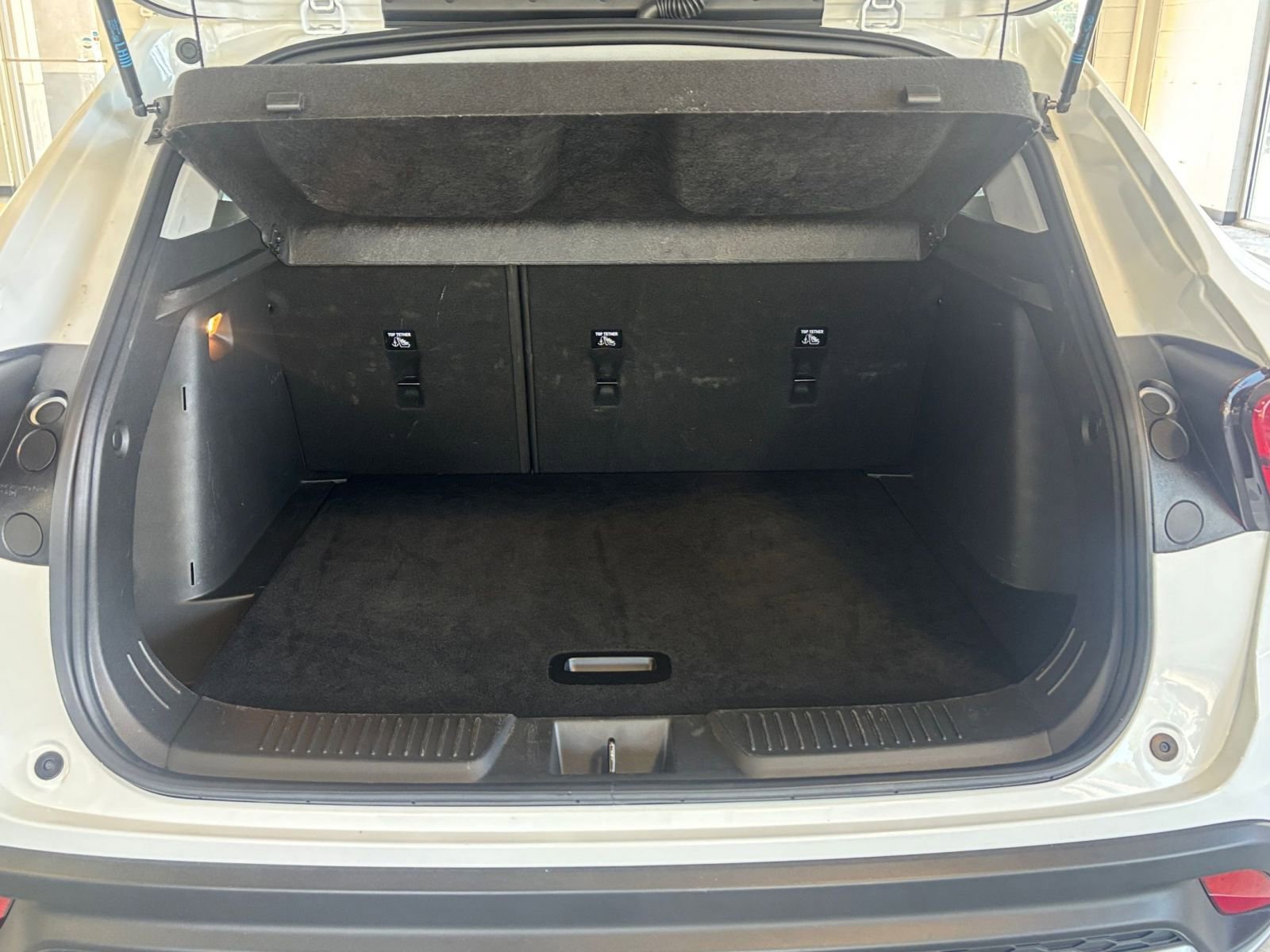 Used 2025 Chevrolet Trax LT w/ LT Convenience Package FWD image 31