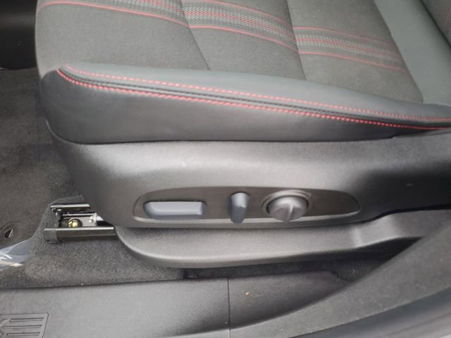 Used 2023 Chevrolet Equinox RS image 18