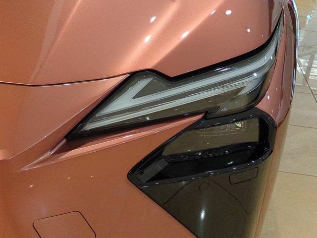 New 2026 Lexus ES 350e FWD image 9
