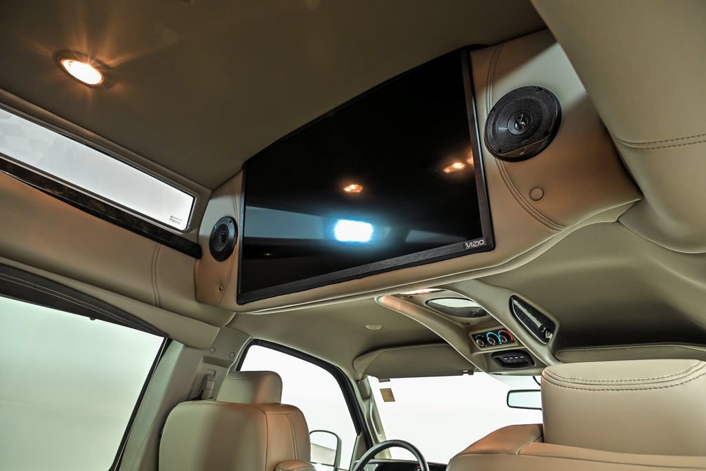Used 2023 GMC Savana 2500 RWD image 11