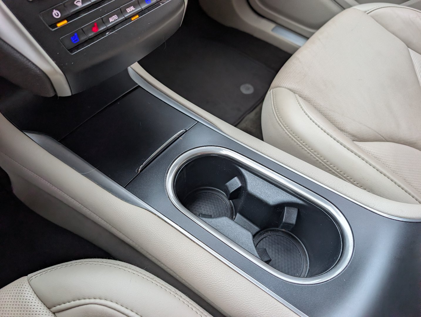 Used 2019 Lincoln MKC Reserve w/ MKC Technology Package FWD image 18