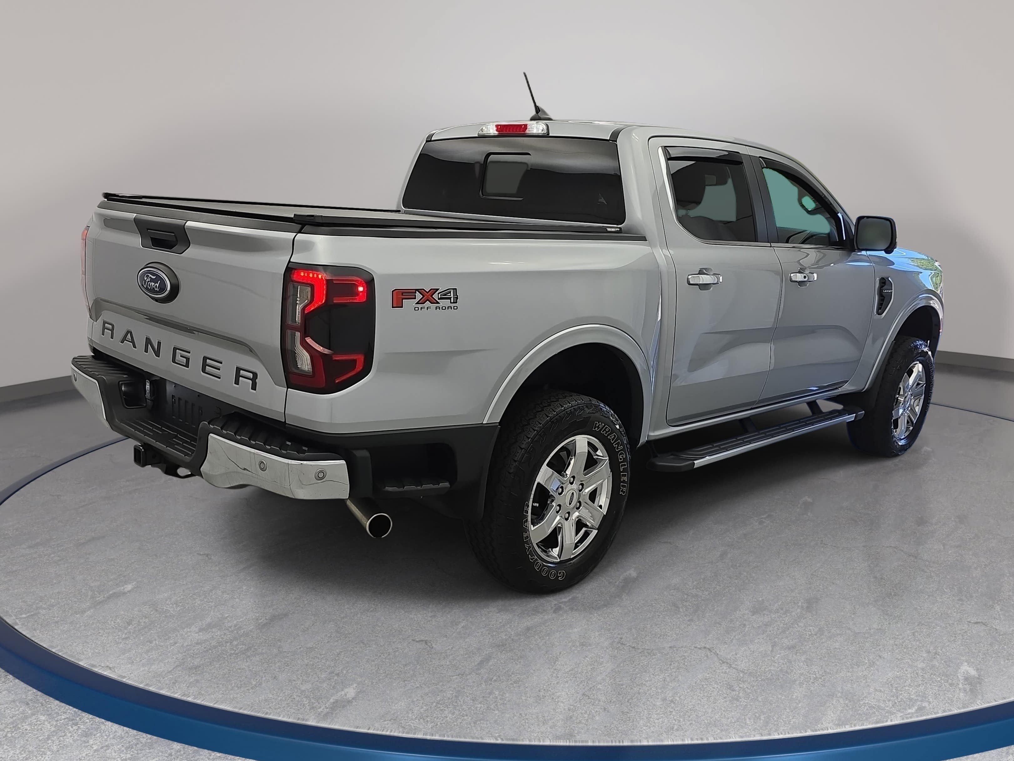 Used 2024 Ford Ranger Lariat w/ FX4 Off-Road Package AWD/4WD image 5