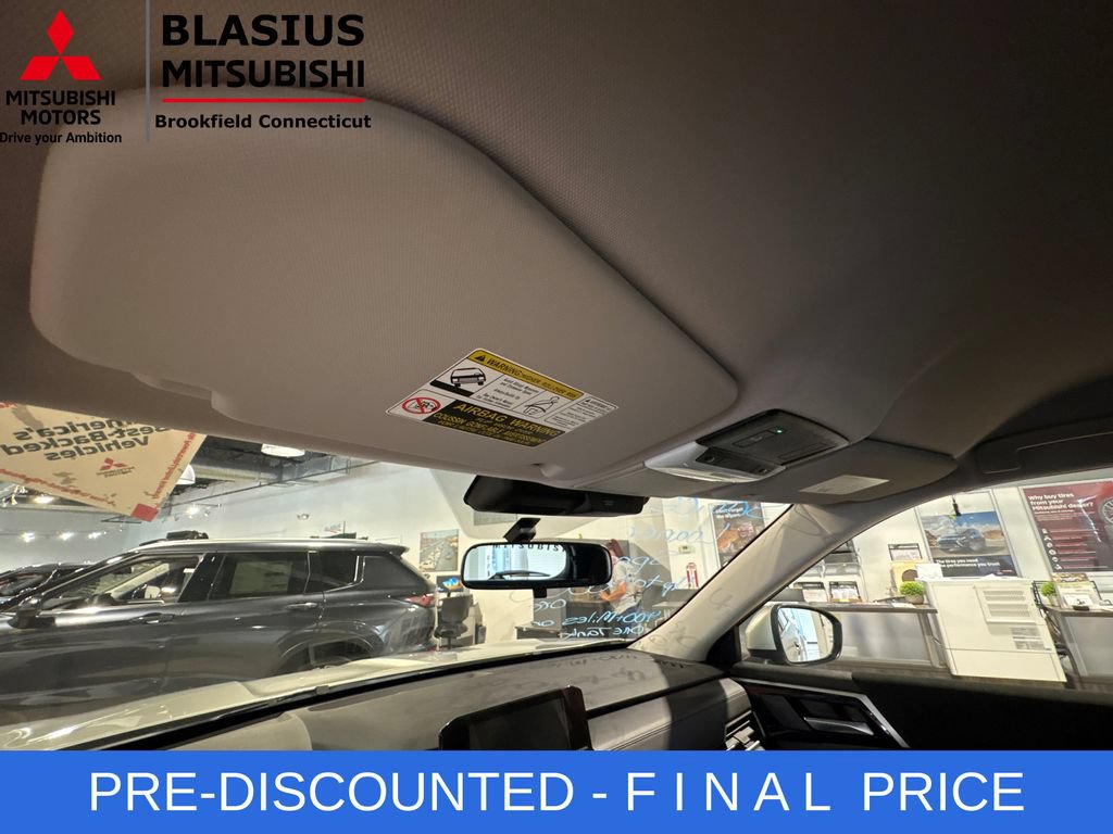Used 2025 Mitsubishi Outlander ES AWD/4WD image 28