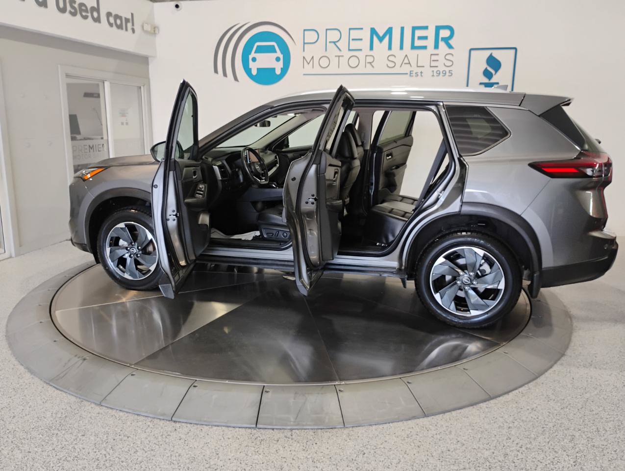 Used 2024 Nissan Rogue SV w/ SV Premium Package AWD/4WD image 33