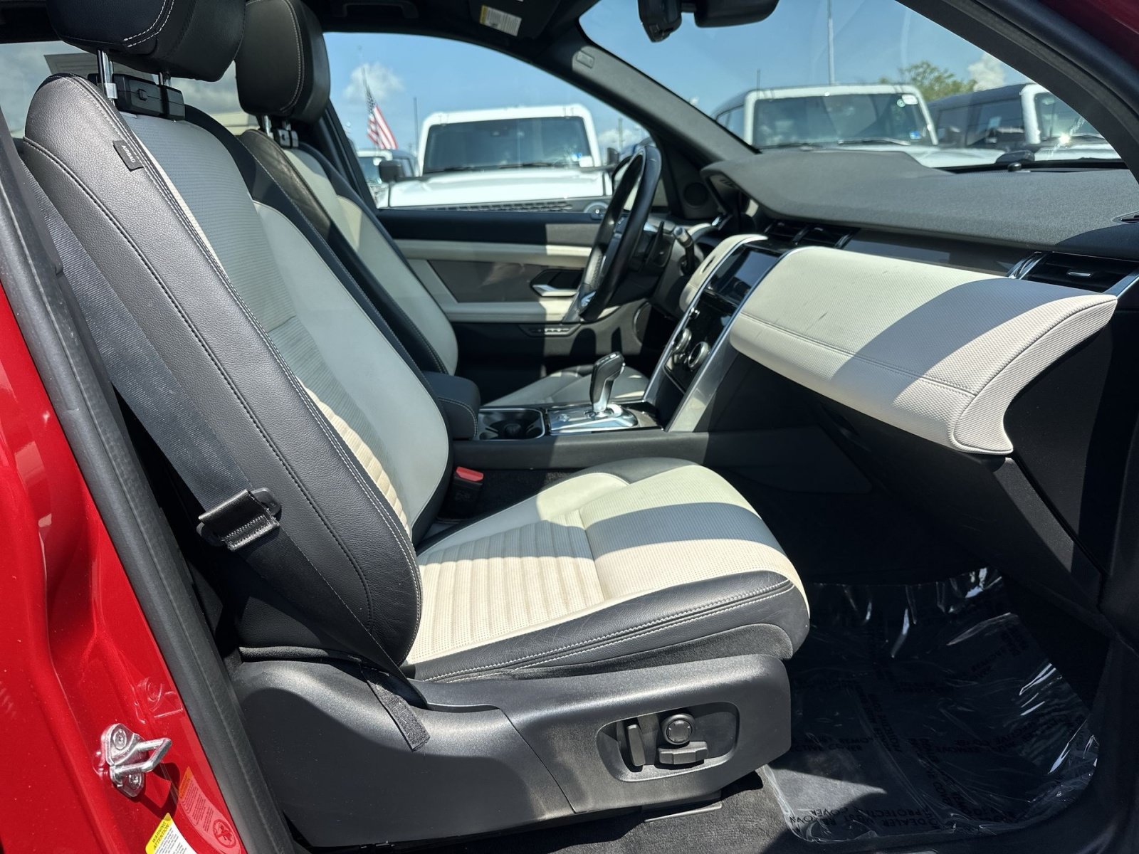 Used 2020 Land Rover Discovery Sport SE R-Dynamic AWD/4WD image 28