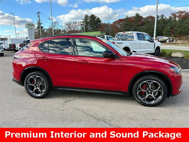 Used 2024 Alfa Romeo Stelvio Veloce image 2