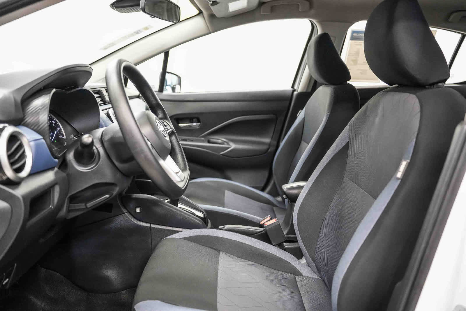Used 2025 Nissan Versa SV w/ Trunk Package FWD image 17