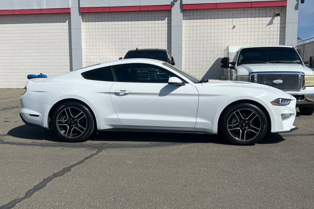 Used 2019 Ford Mustang Premium image 3