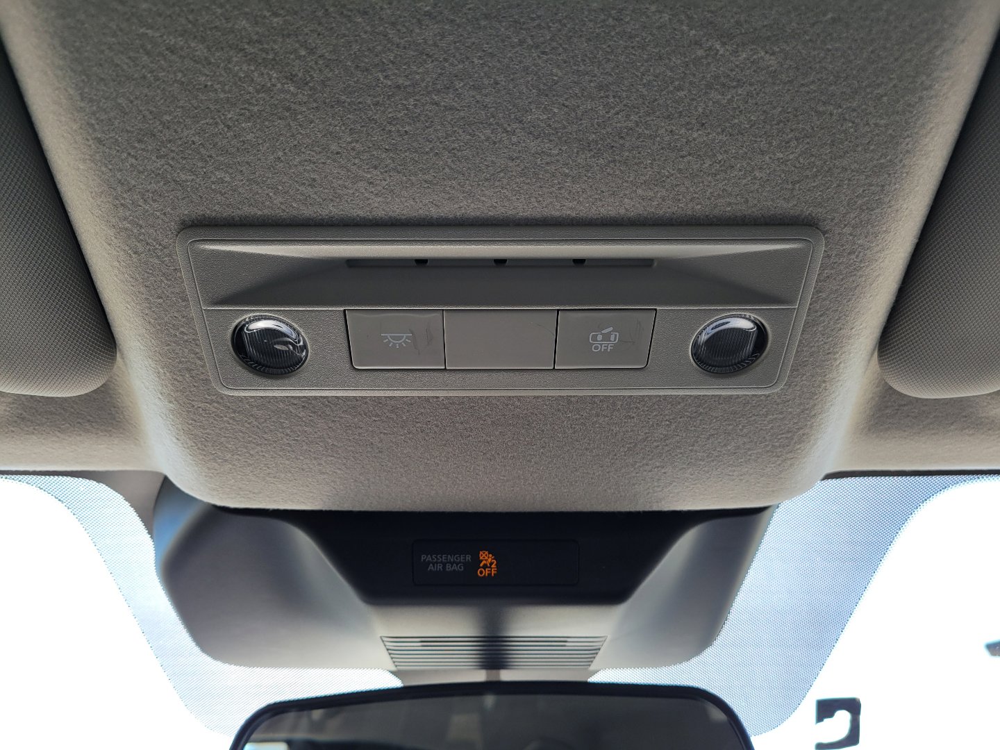 Certified 2025 Nissan Kicks SV AWD/4WD image 30