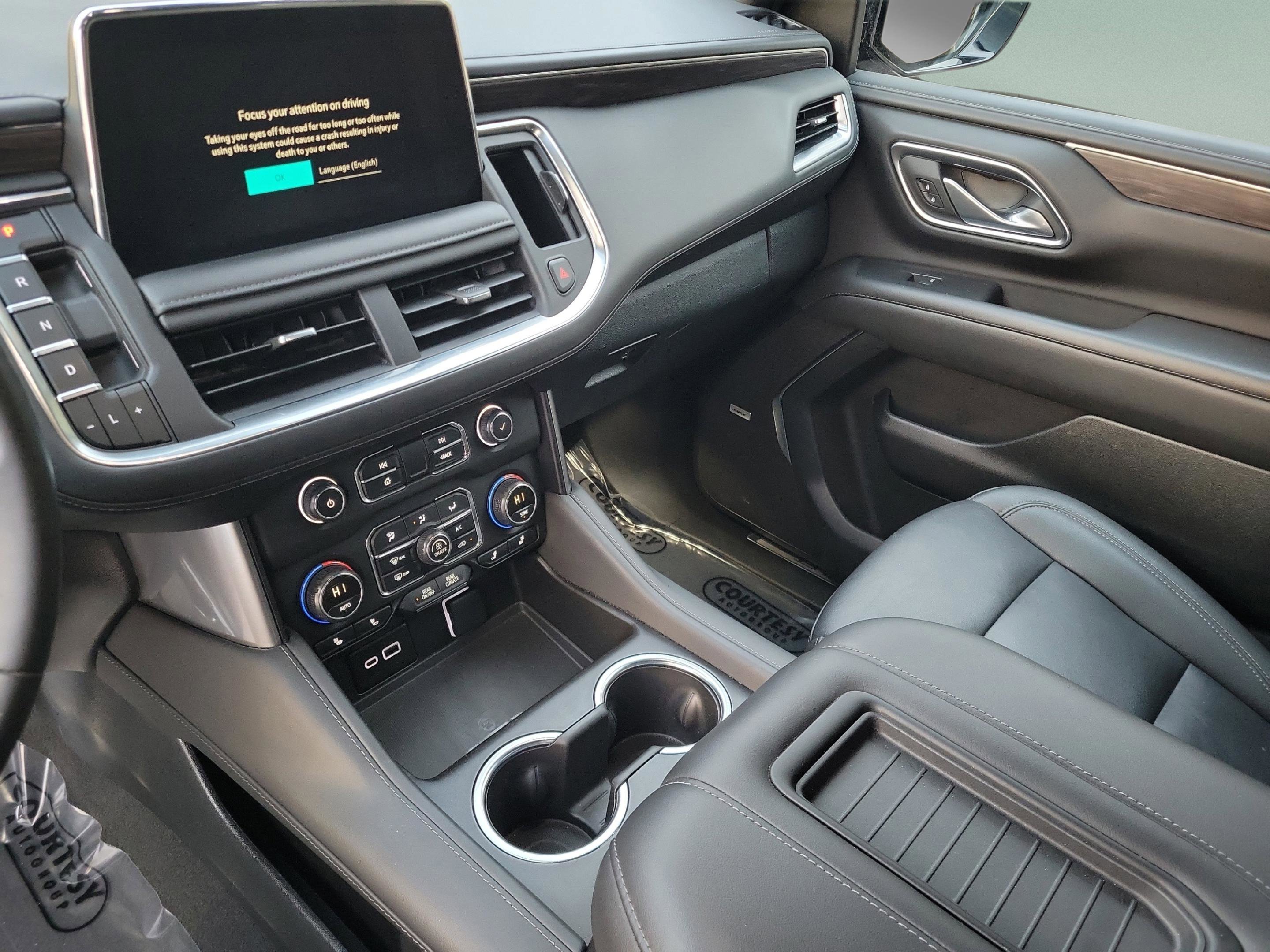 Used 2024 Chevrolet Suburban LT image 36