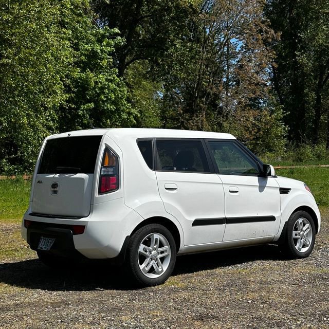 Used 2010 Kia Soul + FWD image 8