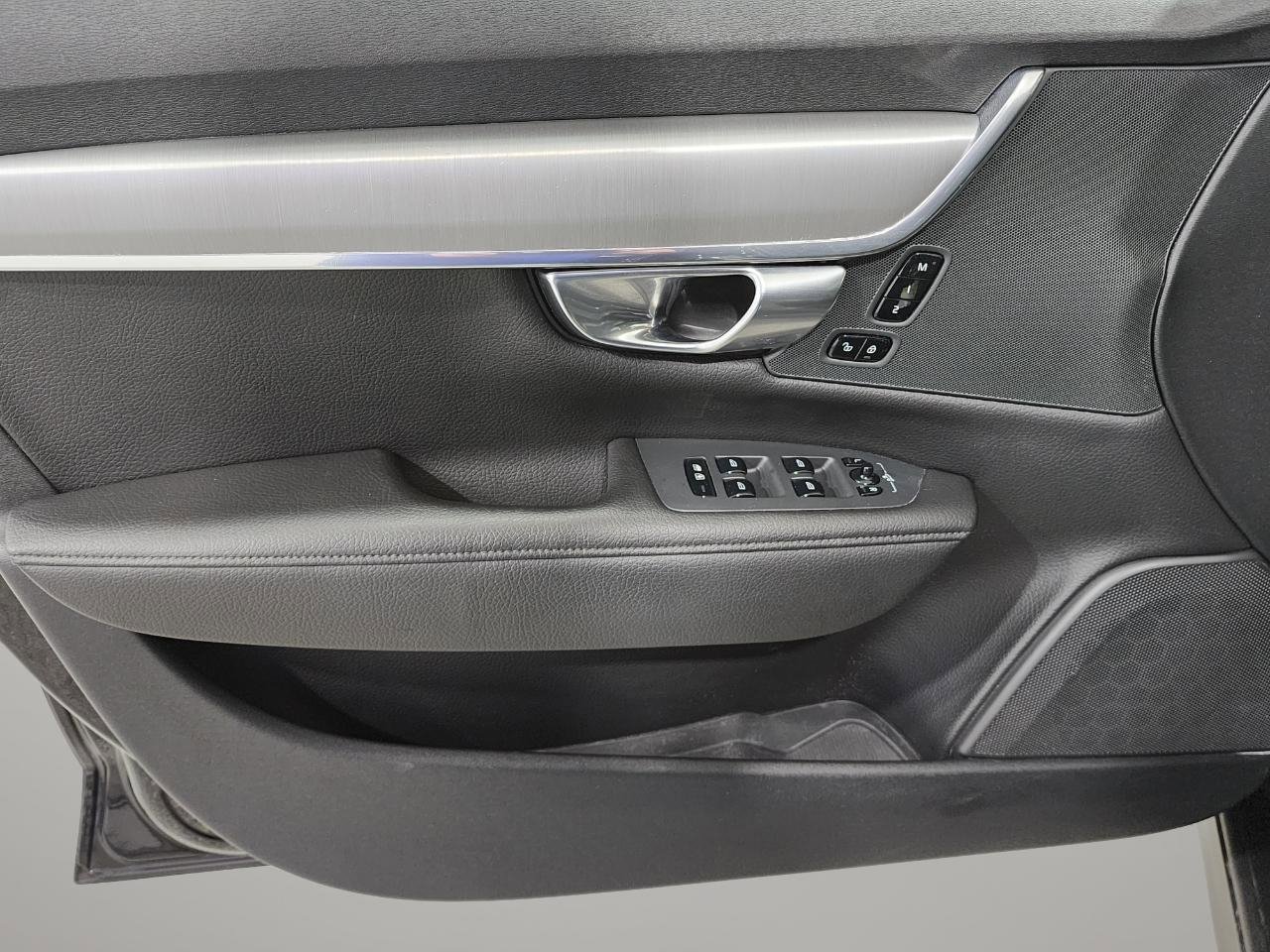 Used 2018 Volvo V90 T5 Cross Country w/ Convenience Package image 11