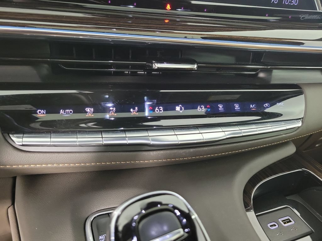 Certified 2023 Cadillac Escalade Premium Luxury w/ LPO, Radiant Package AWD/4WD image 29