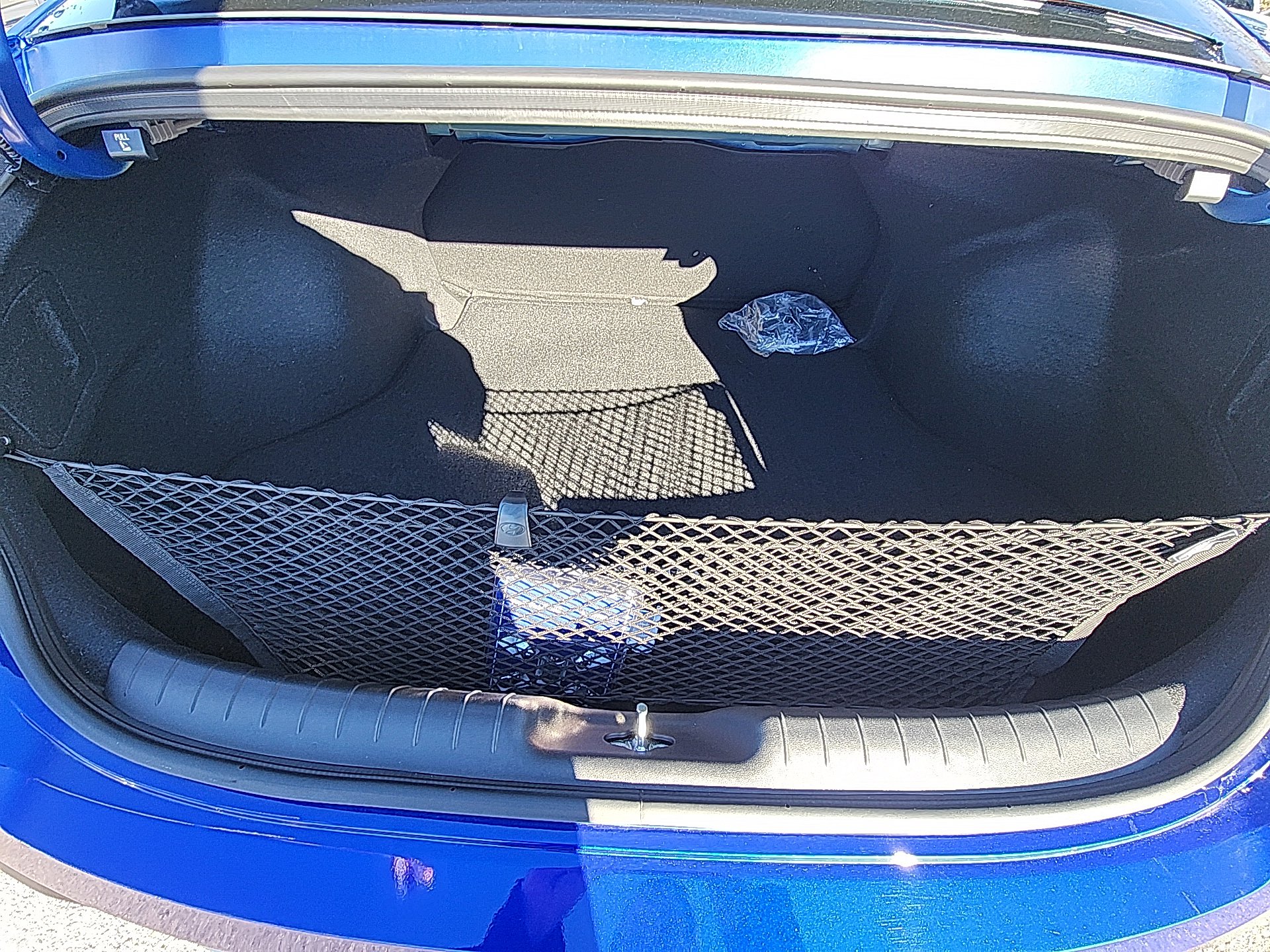 Used 2025 Hyundai Elantra SEL w/ Cargo Package image 32