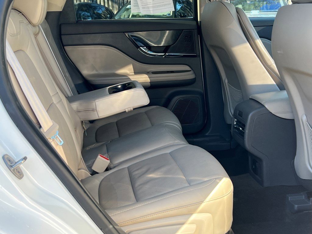 Used 2022 Lincoln Corsair AWD w/ Premium Package image 14