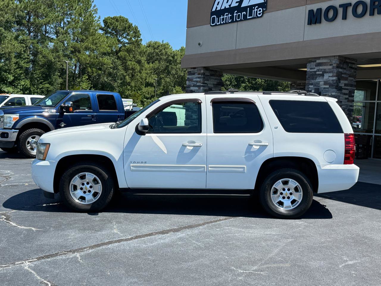 Used 2010 Chevrolet Tahoe LT w/ Luxury Package RWD image 2