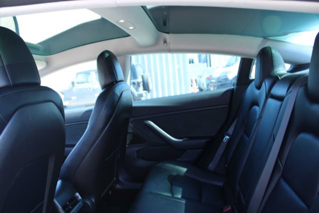 Used 2018 Tesla Model 3 Long Range RWD image 30
