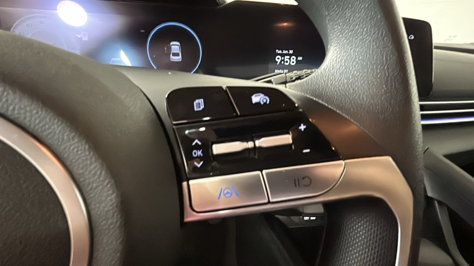Used 2024 Hyundai Elantra SEL FWD image 19