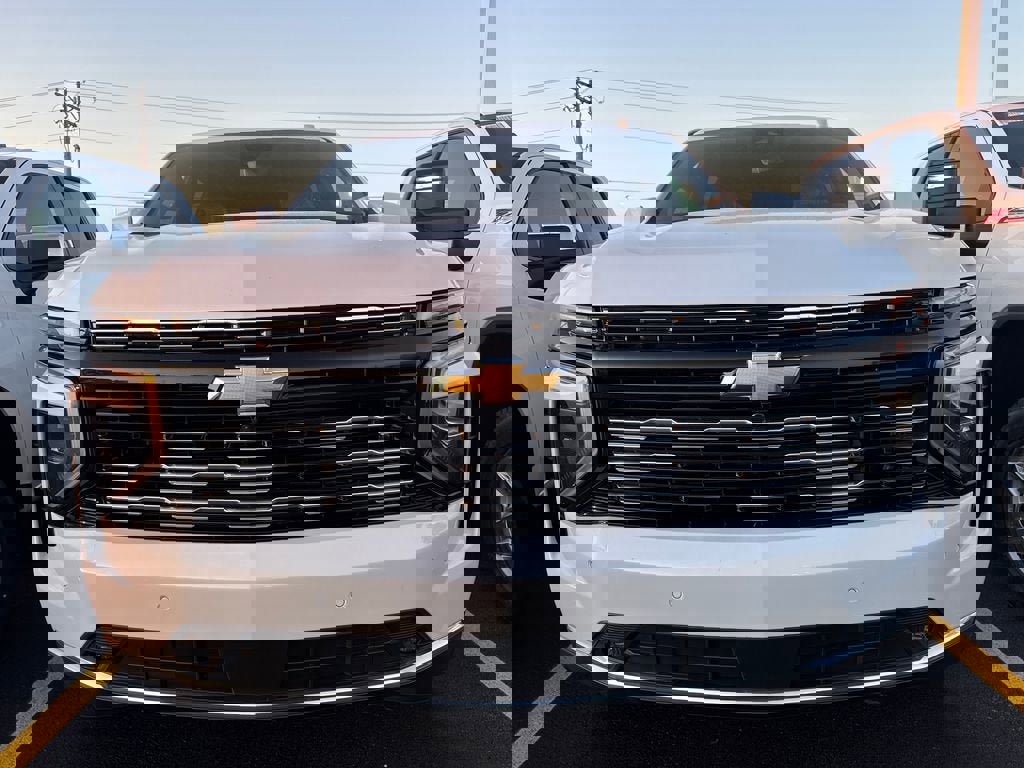 New 2026 Chevrolet Suburban High Country AWD/4WD image 2