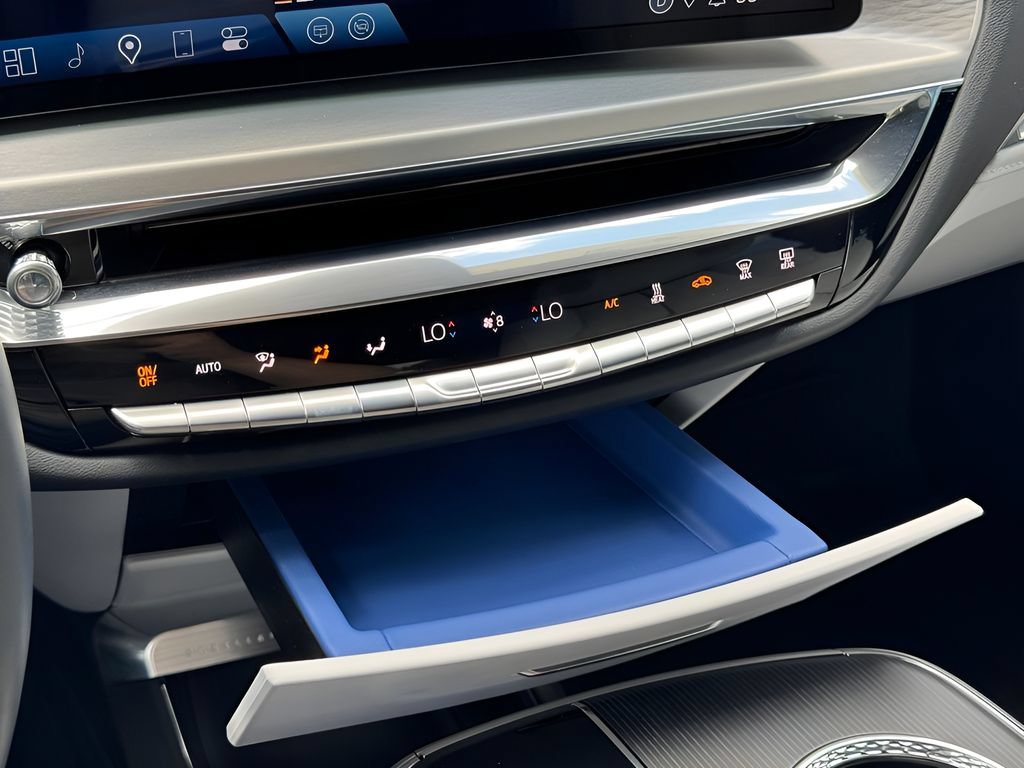 Certified 2024 Cadillac Lyriq Luxury AWD/4WD image 26