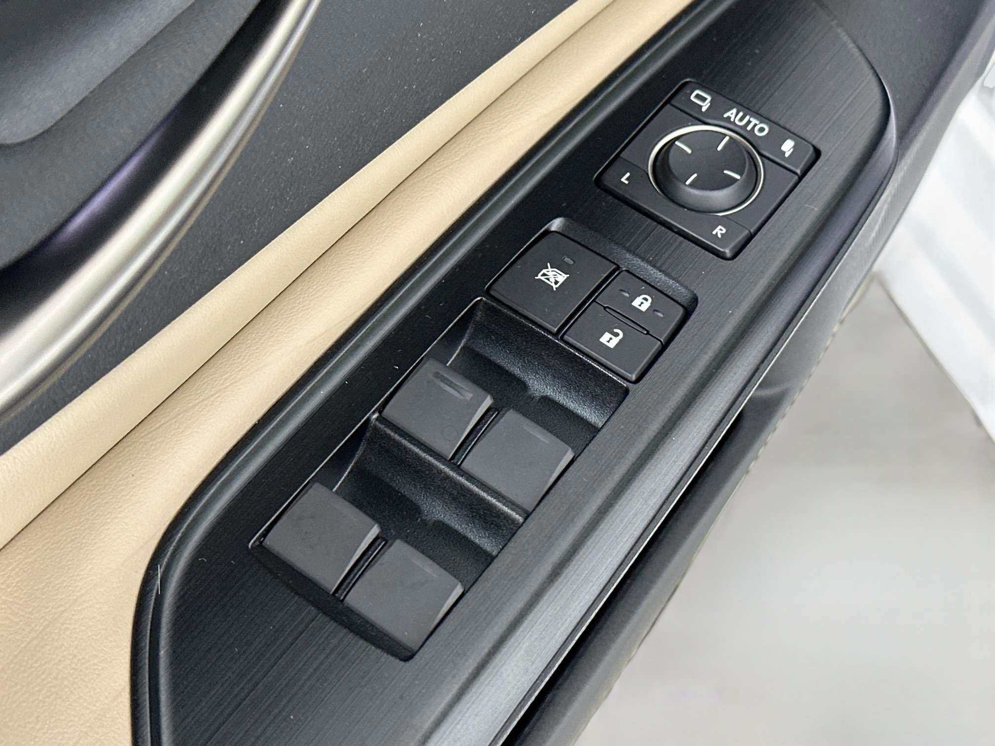Used 2020 Lexus ES 350 w/ Accessory Package 2 FWD image 18