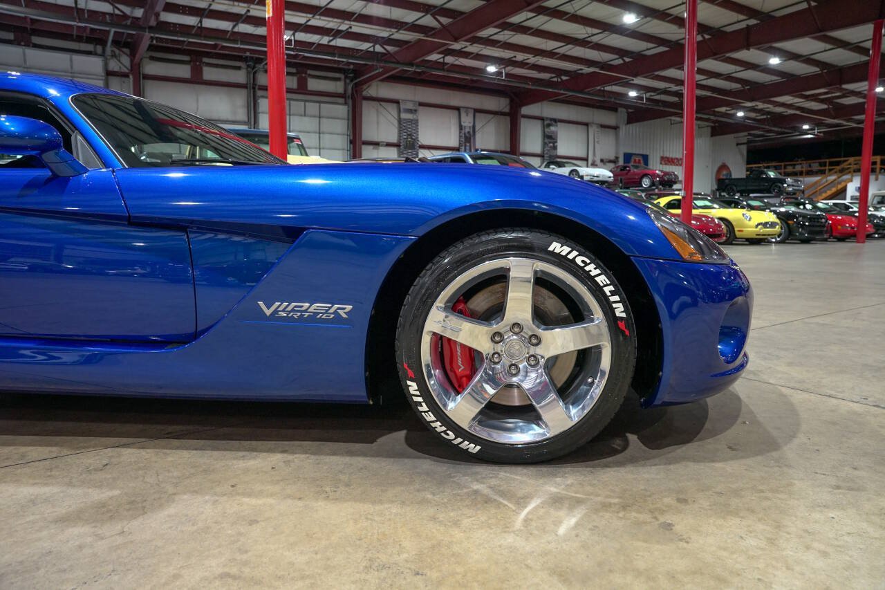 Used 2006 Dodge Viper SRT-10 w/ First Edition Group RWD image 11
