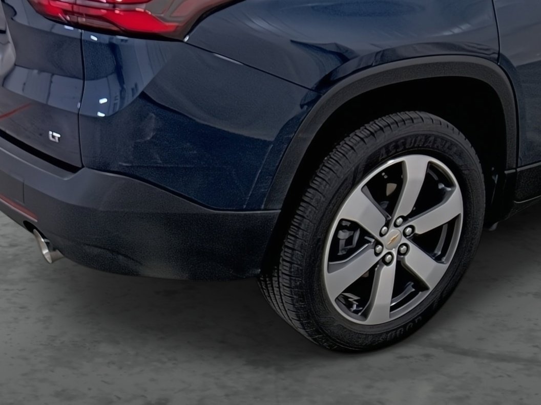Used 2023 Chevrolet Traverse LT w/ LT Premium Package image 12
