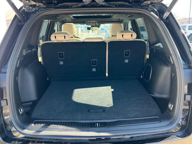 Used 2025 Jeep Grand Cherokee Limited w/ Luxury Tech Group II image 42