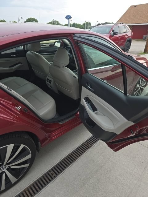 Used 2021 Nissan Altima 2.5 Platinum AWD/4WD image 28