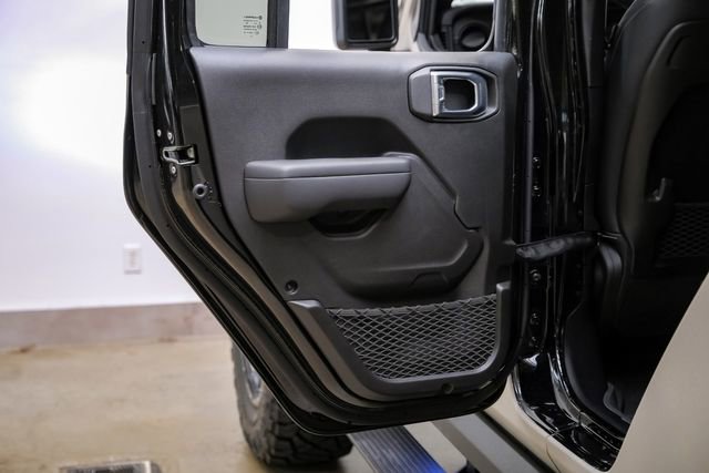 Used 2025 Jeep Gladiator Rubicon w/ Safety Group AWD/4WD image 84