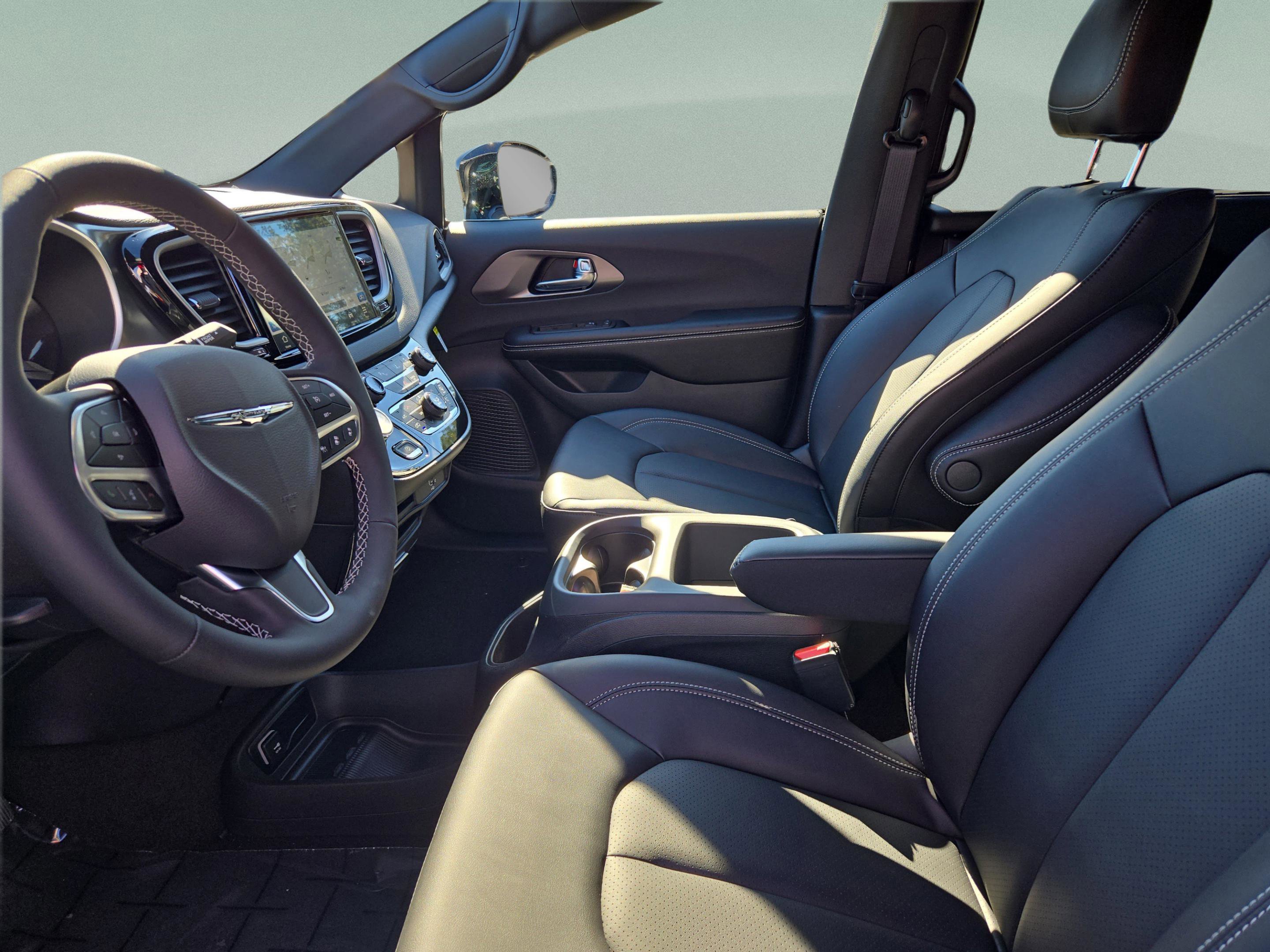 New 2026 Chrysler Voyager LX image 22