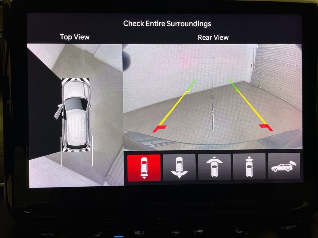 Certified 2024 Jeep Grand Cherokee L Limited w/ Luxury Tech Group II image 17