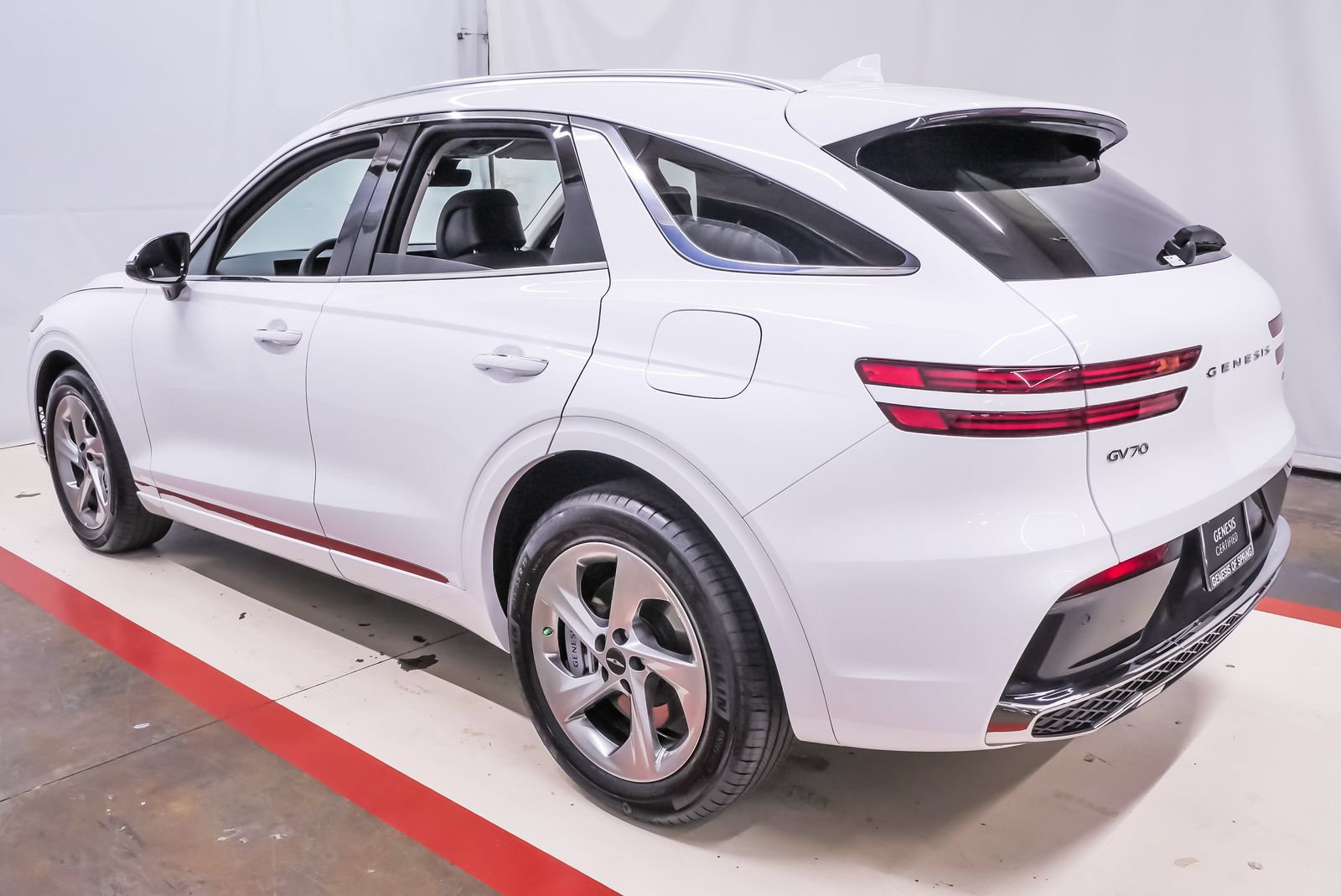 Certified 2026 Genesis GV70 2.5T AWD/4WD image 8