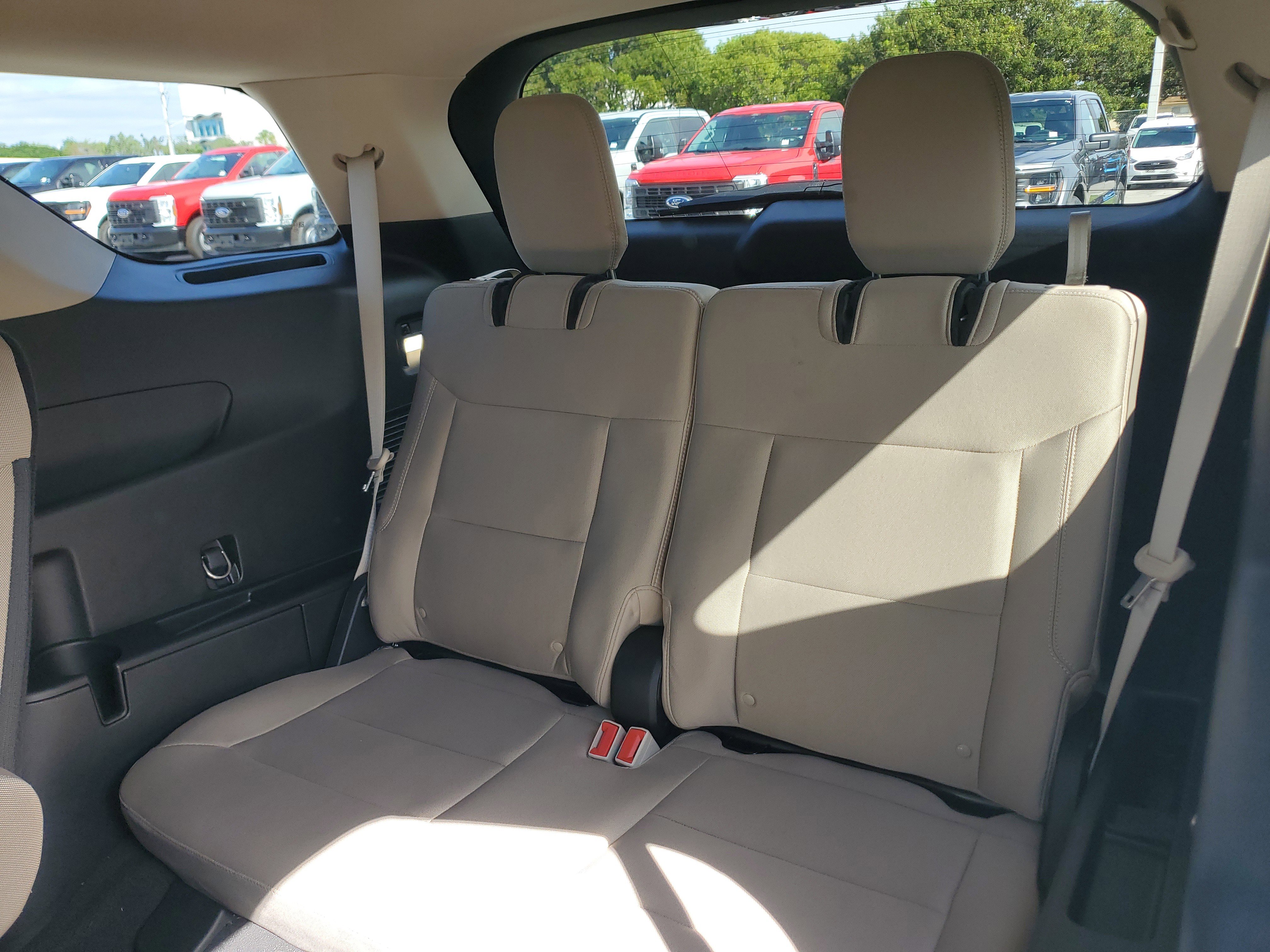 Used 2022 Ford Explorer XLT image 15