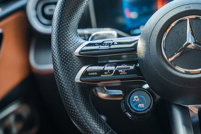 Used 2024 Mercedes-Benz GLC 43 AMG 4MATIC image 30