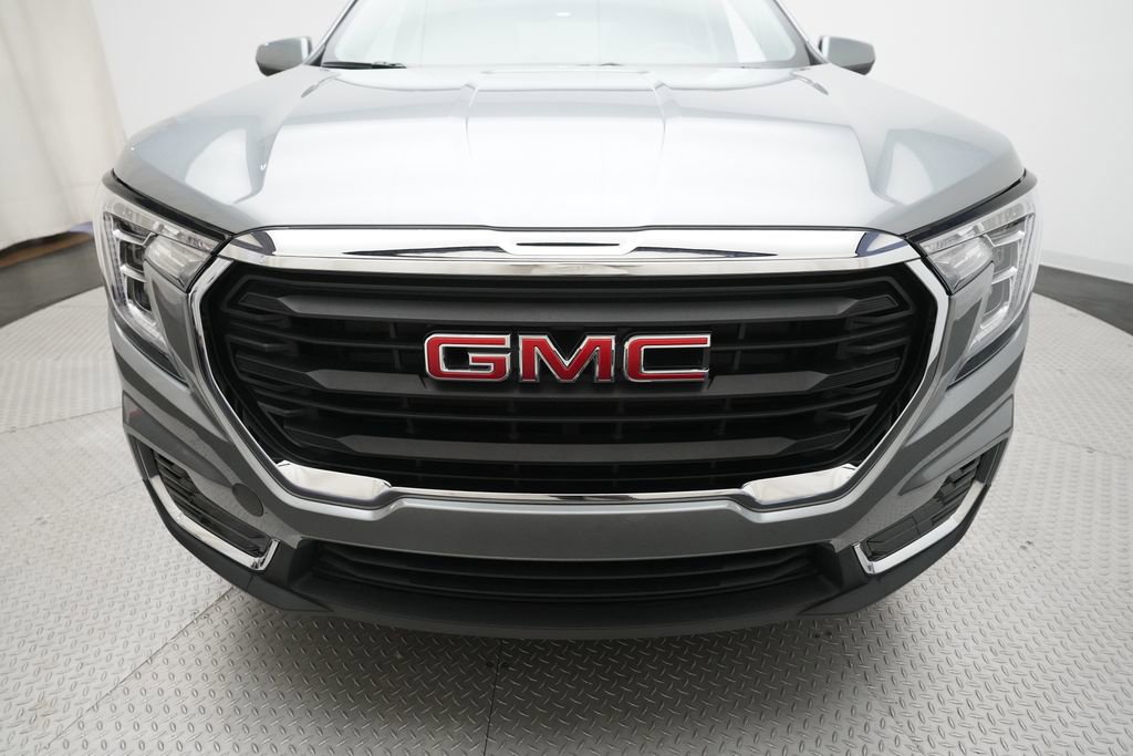 Used 2024 GMC Terrain SLE w/ Driver Convenience Package image 21