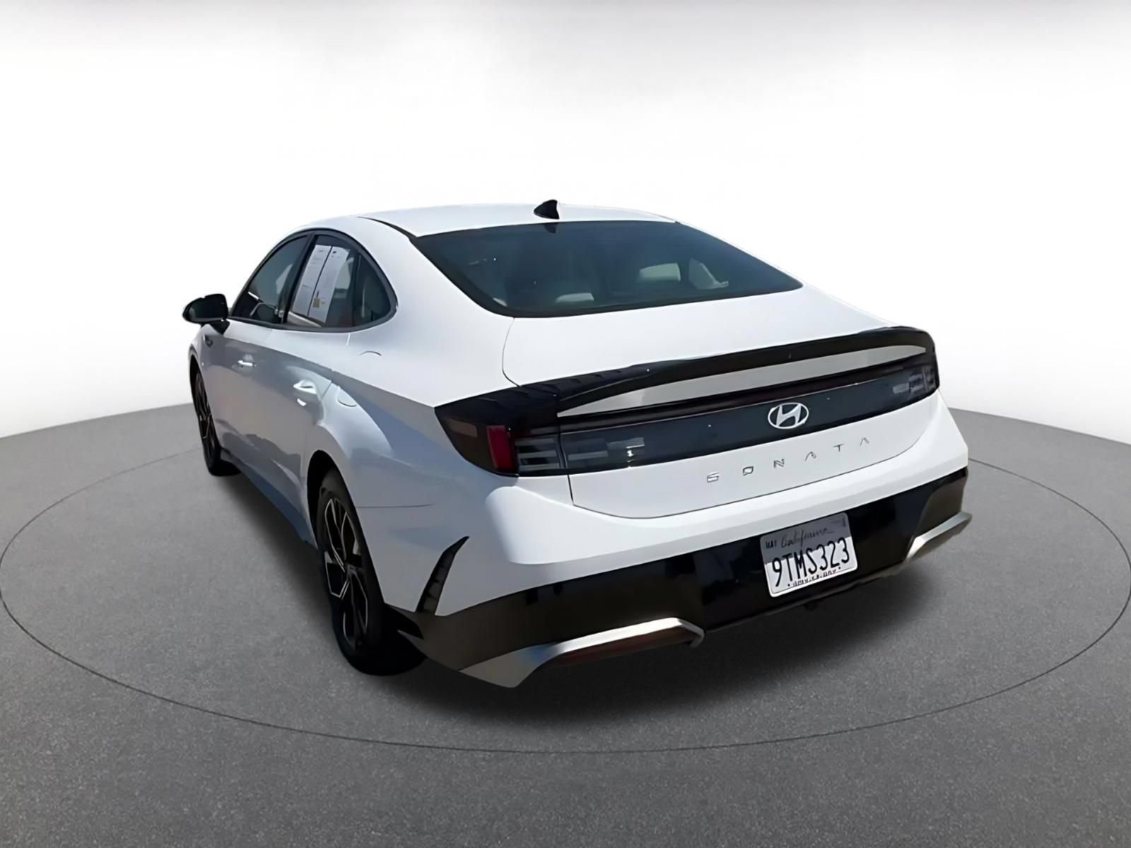 Used 2025 Hyundai Sonata SEL FWD image 4