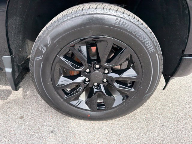 Used 2024 Chevrolet Silverado 1500 Custom AWD/4WD image 40
