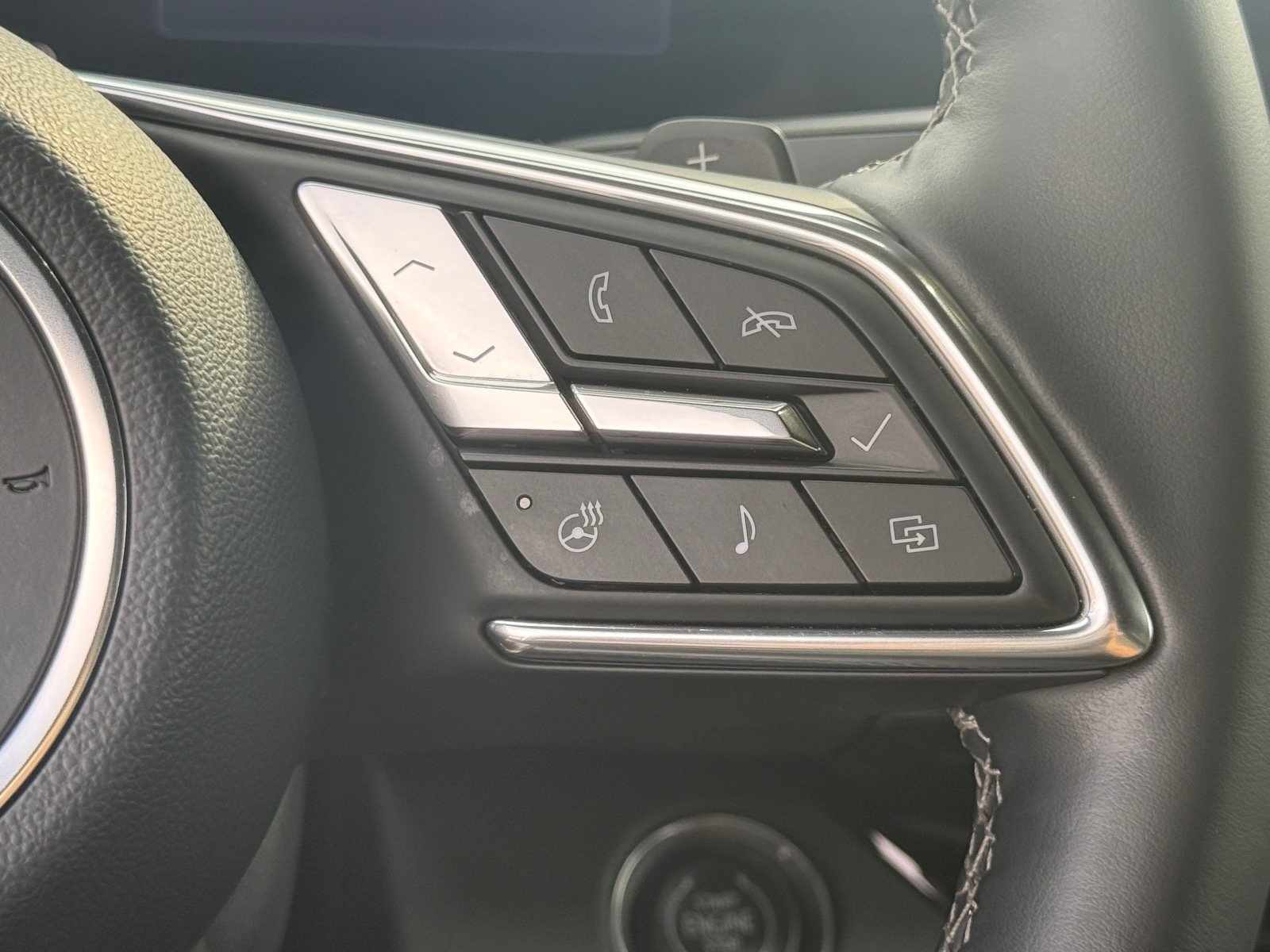 Used 2025 Buick Enclave Preferred FWD image 15