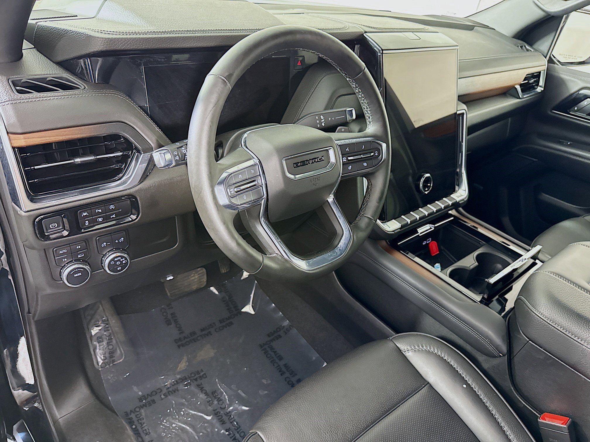 Used 2025 GMC Yukon Denali AWD/4WD image 16