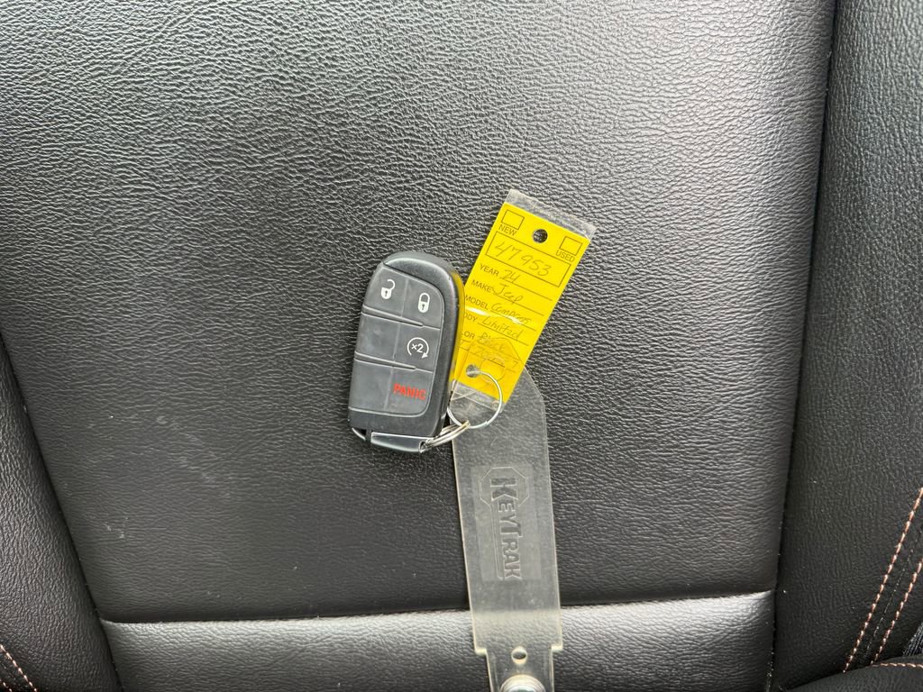 Used 2024 Jeep Compass Limited image 29